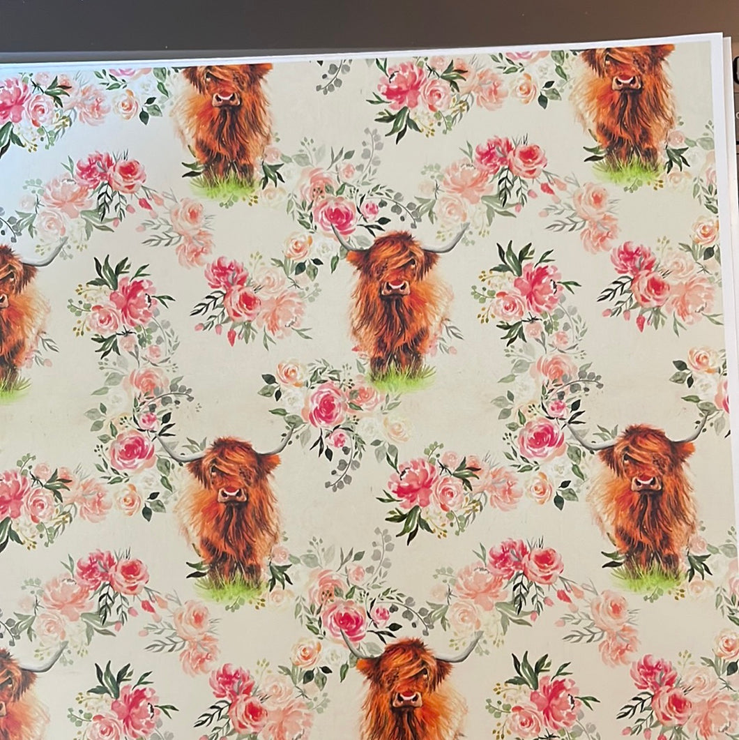 Highland Cow with Roses 20 oz Skinny Vinyl Wrap